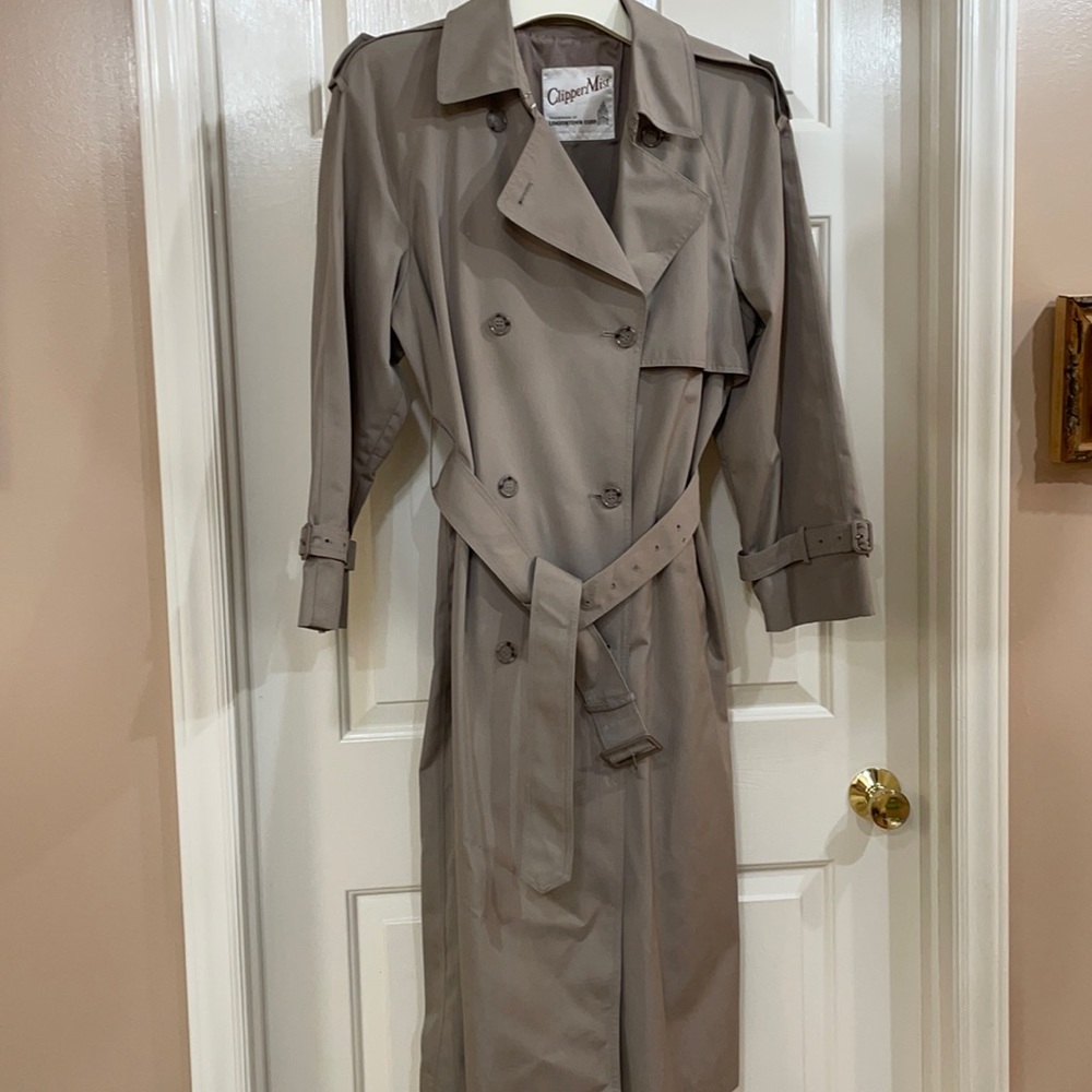 NWOT Clipper Mist Belted Trench Coat